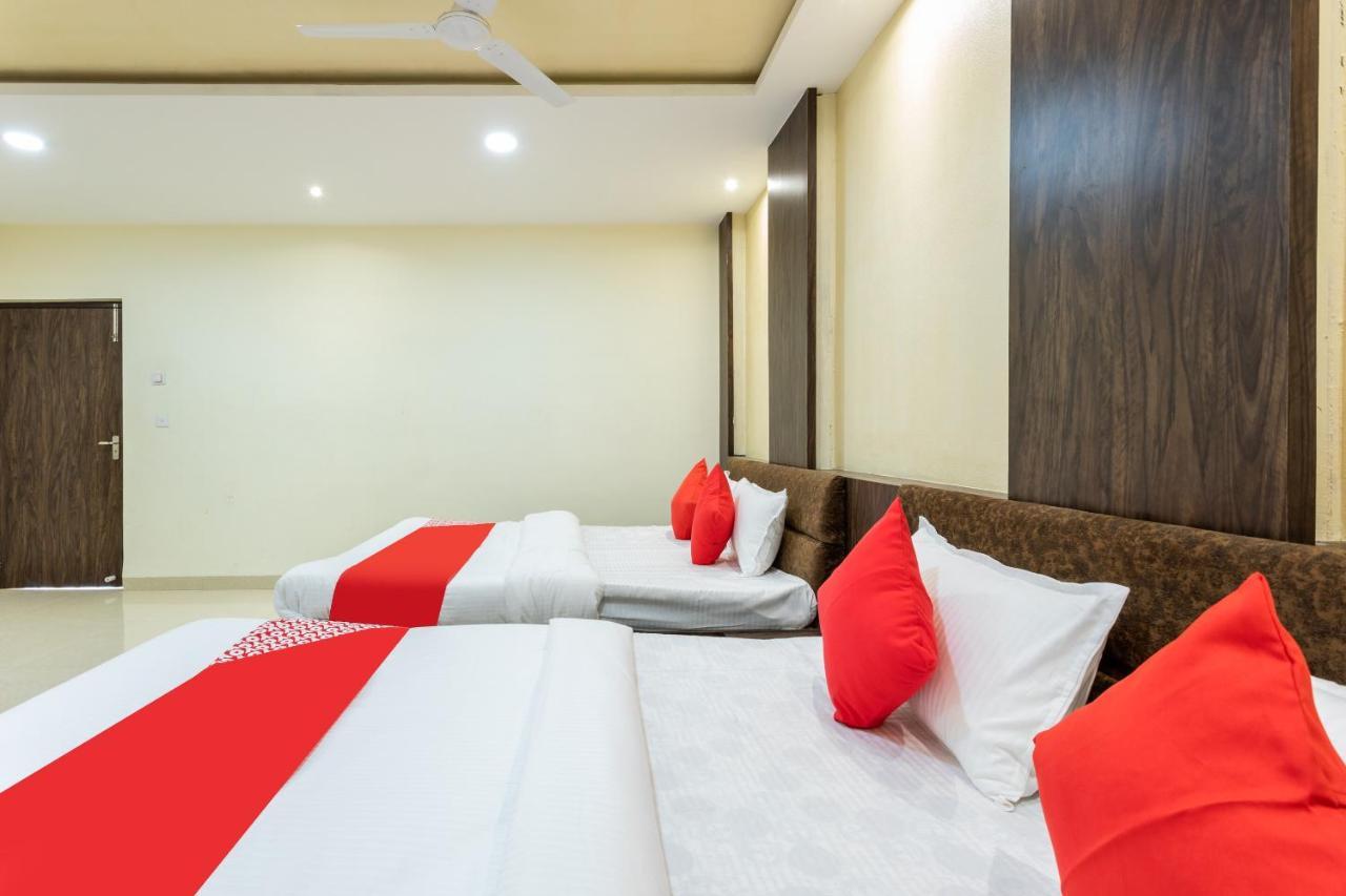 Hotel Collection O42084 Rajshahi Hotel And Resort Indore
